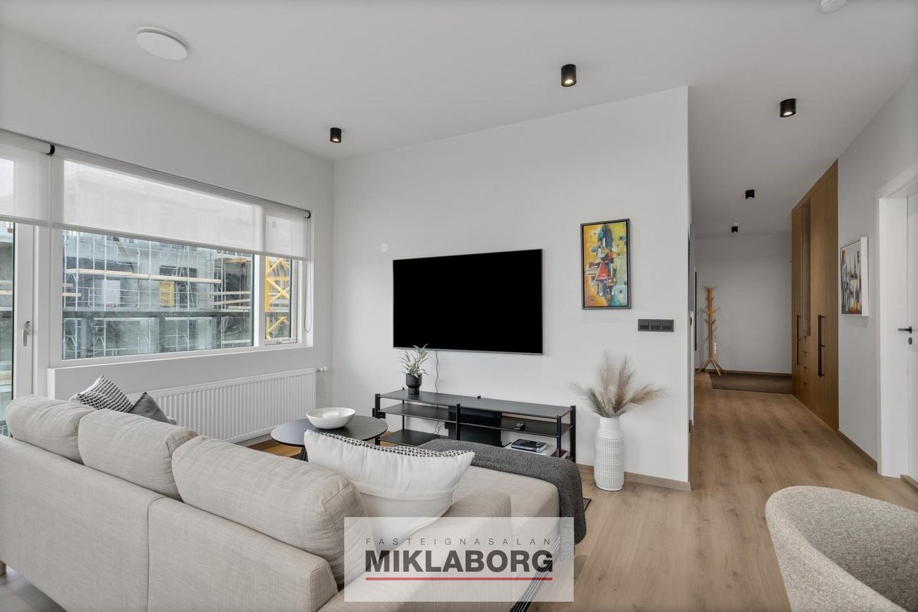 Breiðhöfði 17, 110 Reykjavík