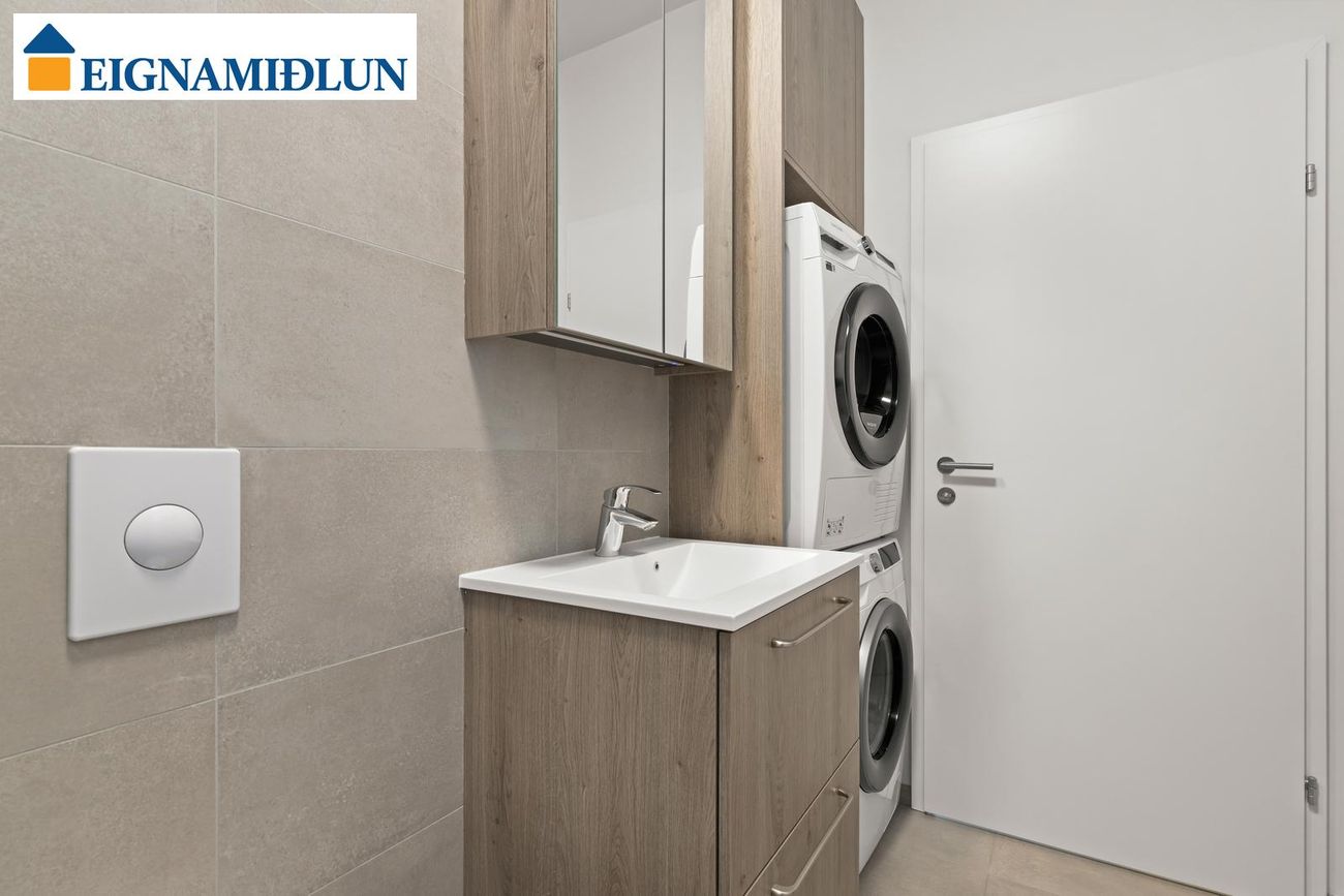 Rofabær 7, 110 Reykjavík