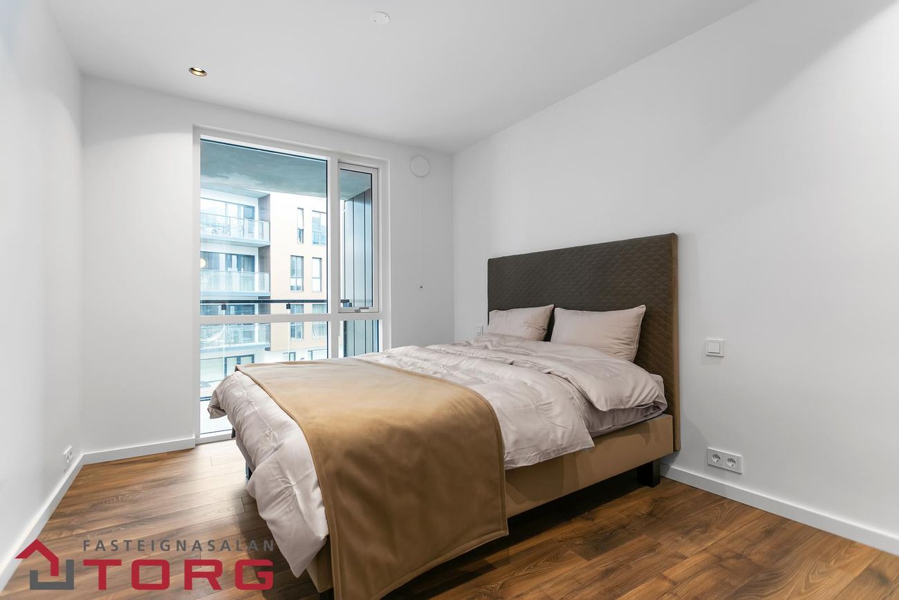 Grensásvegur 1F - 0303, 108 Reykjavík