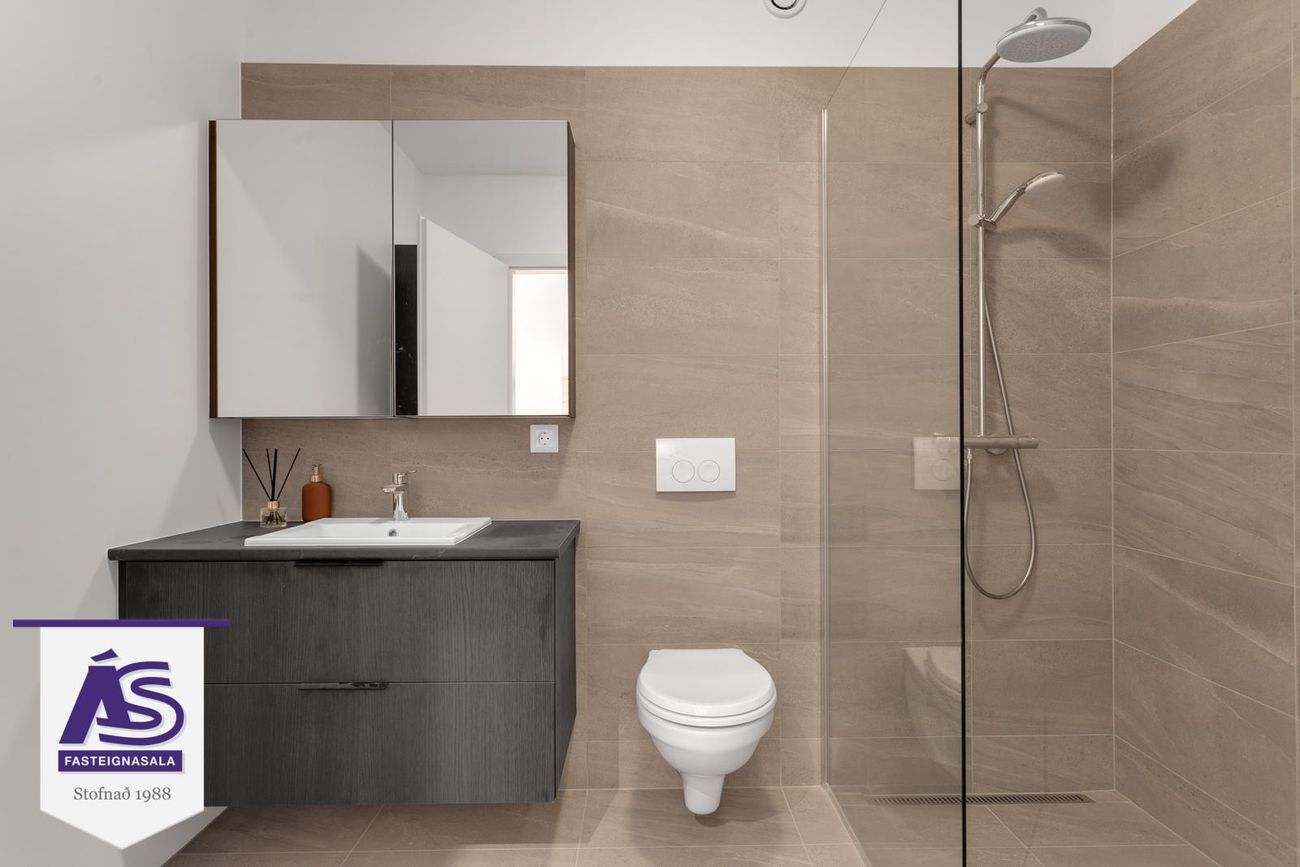 Hringhamar 21, 221 Hafnarfjörður