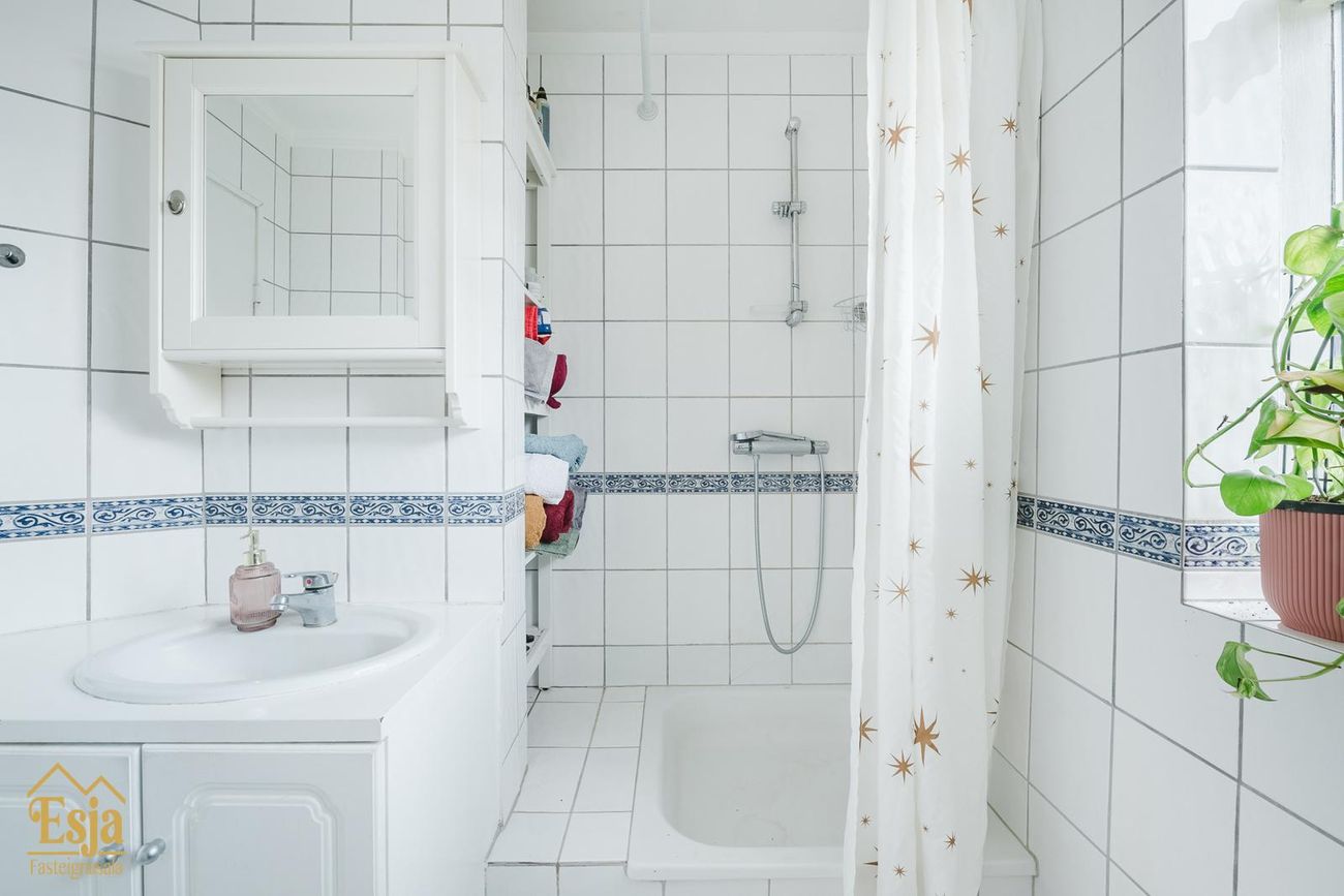 Hraunteigur 15, 105 Reykjavík