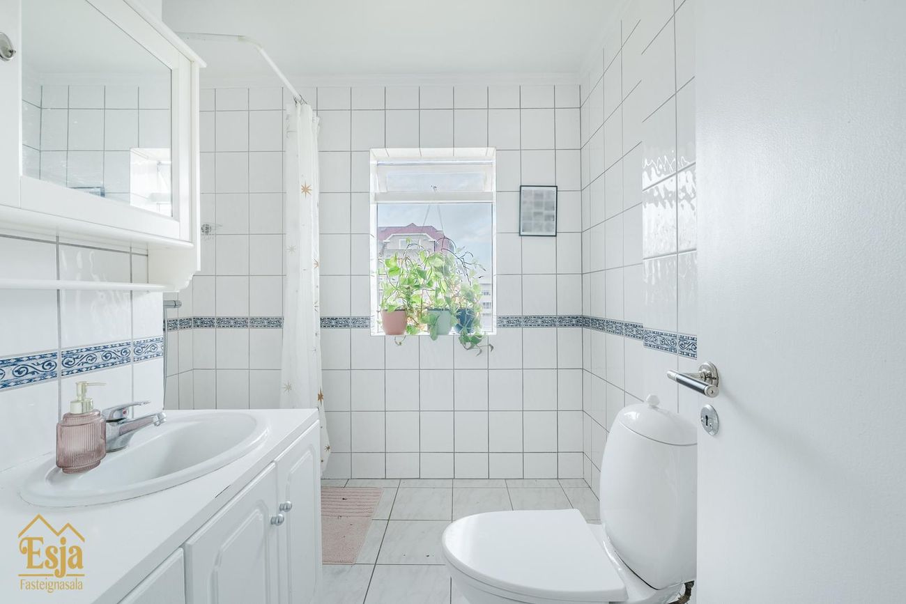 Hraunteigur 15, 105 Reykjavík