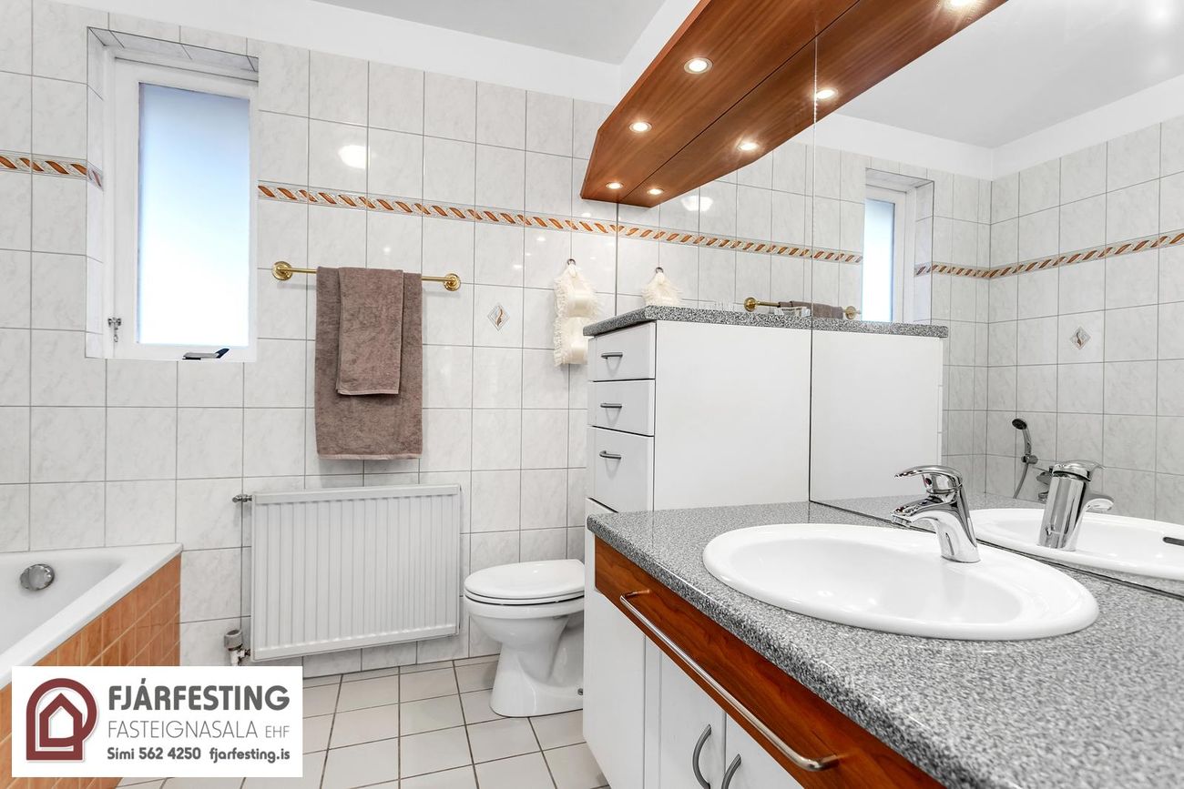 Hlíðarhjalli 50, 200 Kópavogur