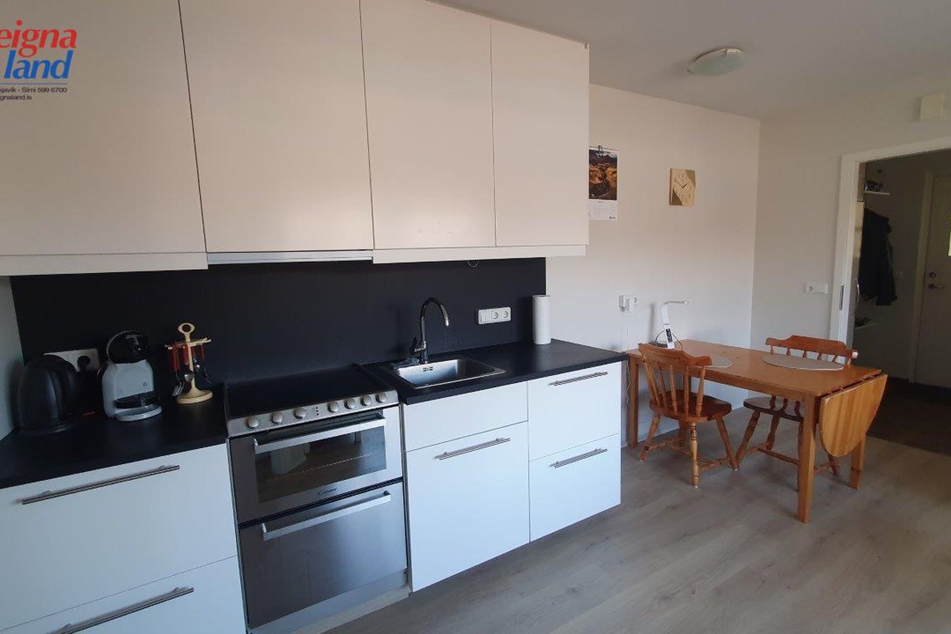 Hafnarstræti 30, 600 Akureyri