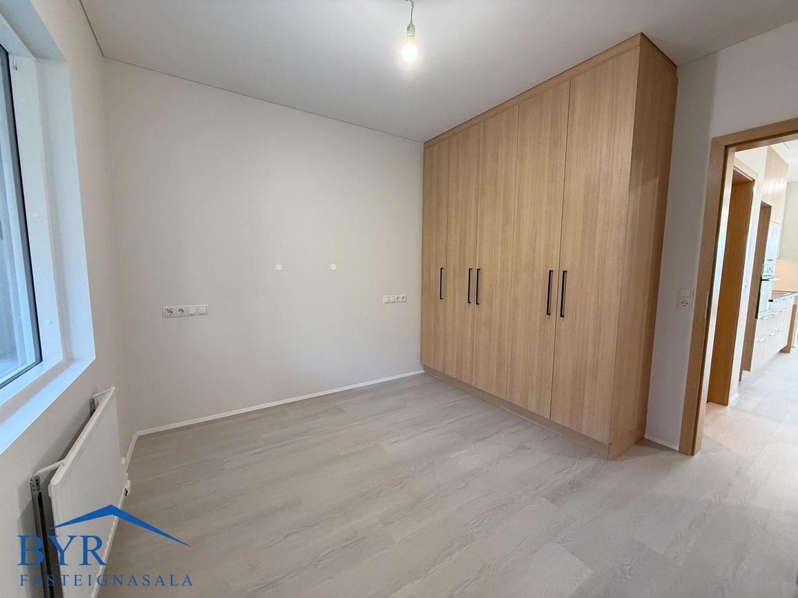 Sólbakki 2F, 740 Fjarða