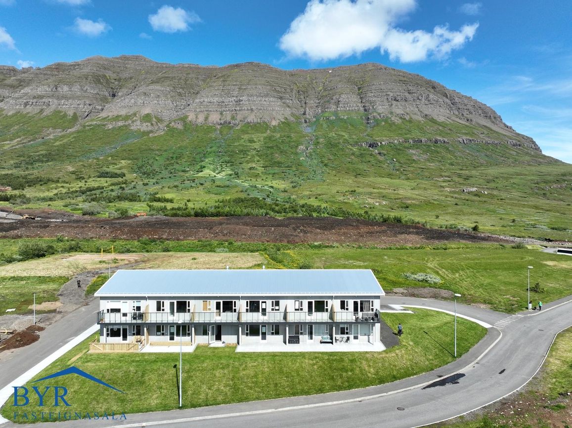 Sólbakki 2F, 740 Fjarða