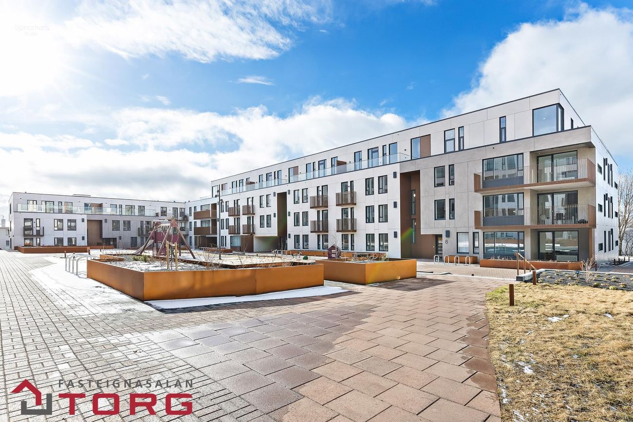 Skólatröð 8, 200 Kópavogur