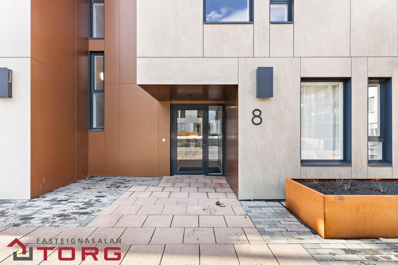 Skólatröð 8, 200 Kópavogur