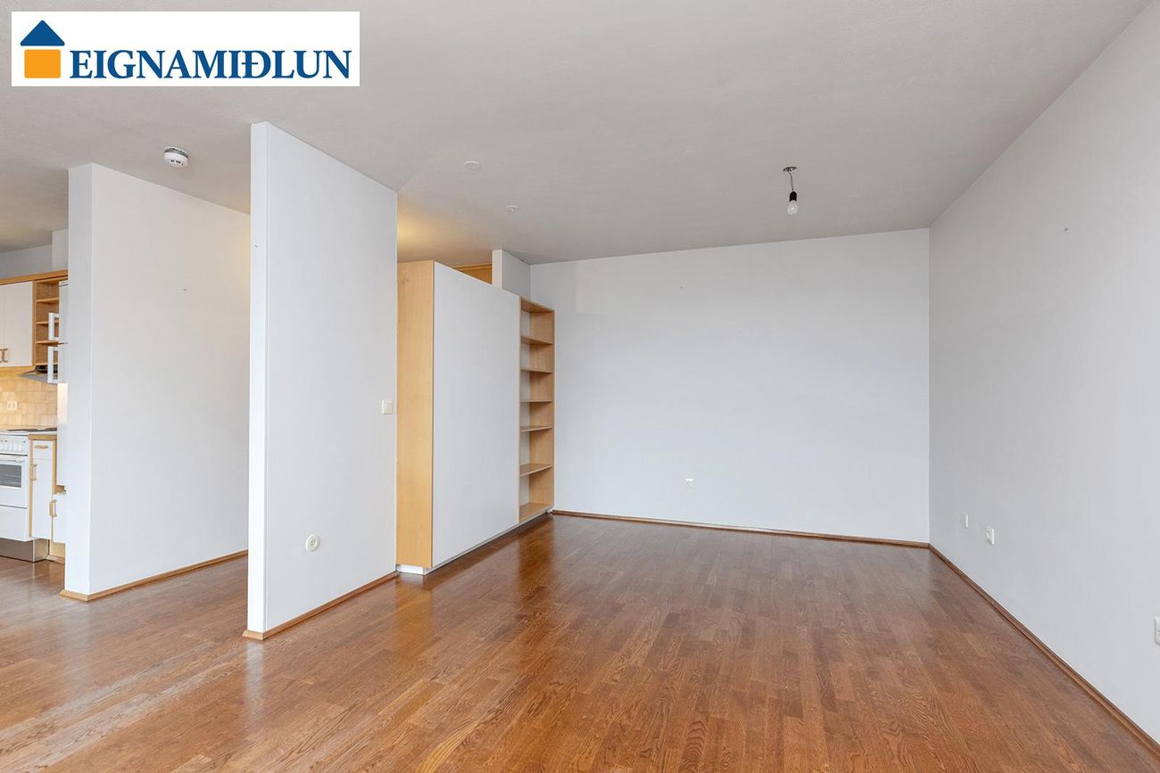 Hvassaleiti 56, 103 Reykjavík