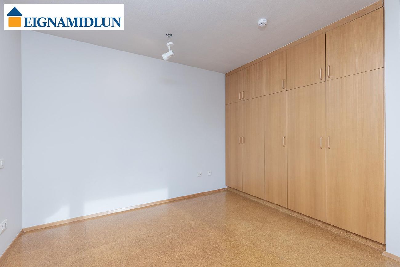 Hvassaleiti 56, 103 Reykjavík