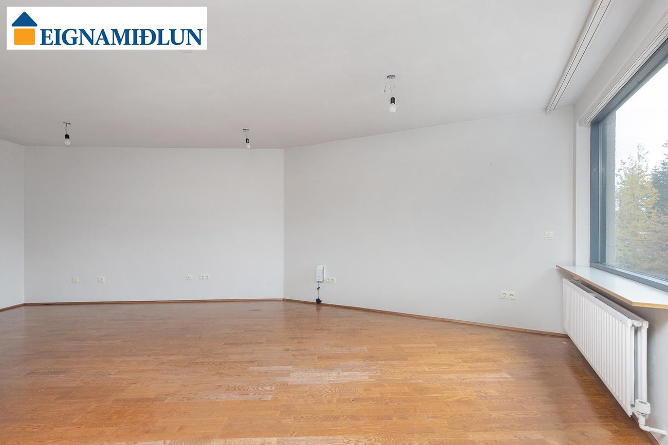 Hvassaleiti 56, 103 Reykjavík