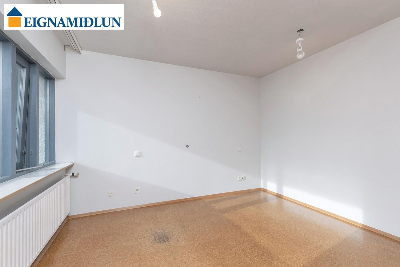 Hvassaleiti 56, 103 Reykjavík