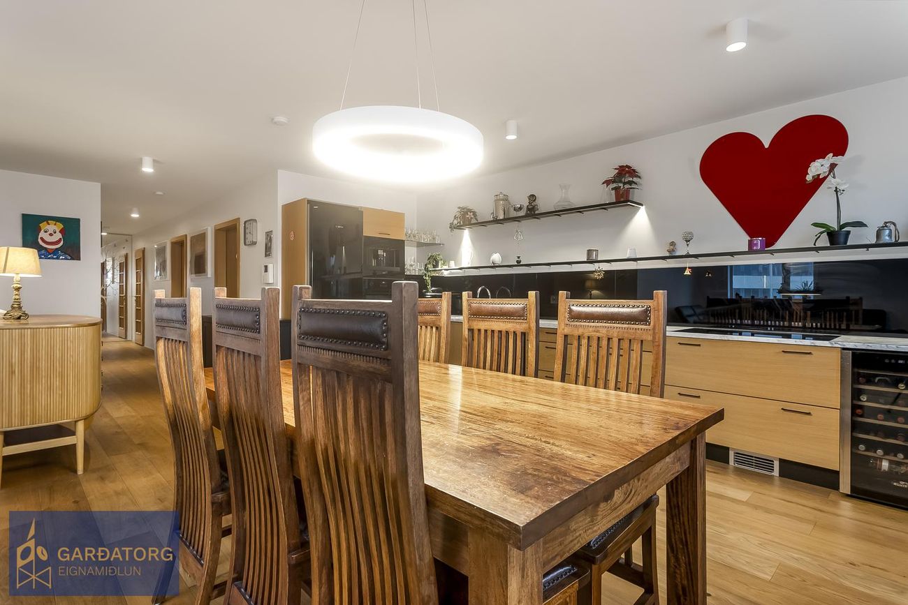 Flatahraun 1, 220 Hafnarfjörður