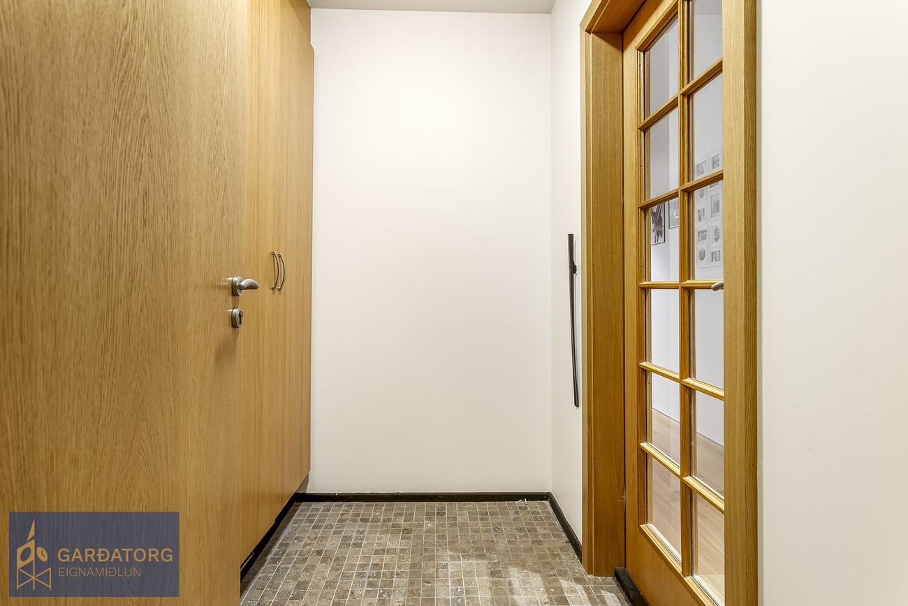 Flatahraun 1, 220 Hafnarfjörður