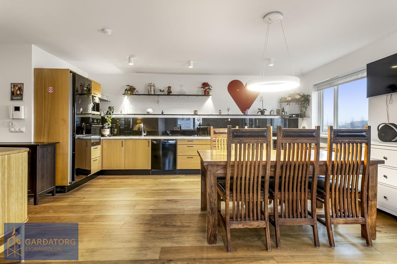 Flatahraun 1, 220 Hafnarfjörður