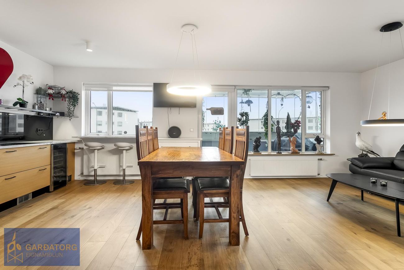 Flatahraun 1, 220 Hafnarfjörður