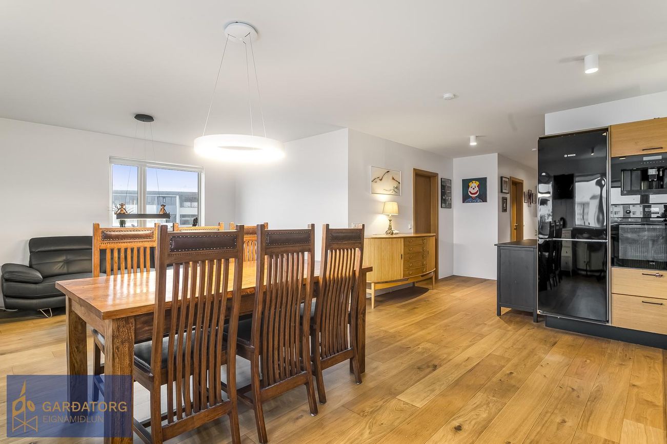 Flatahraun 1, 220 Hafnarfjörður