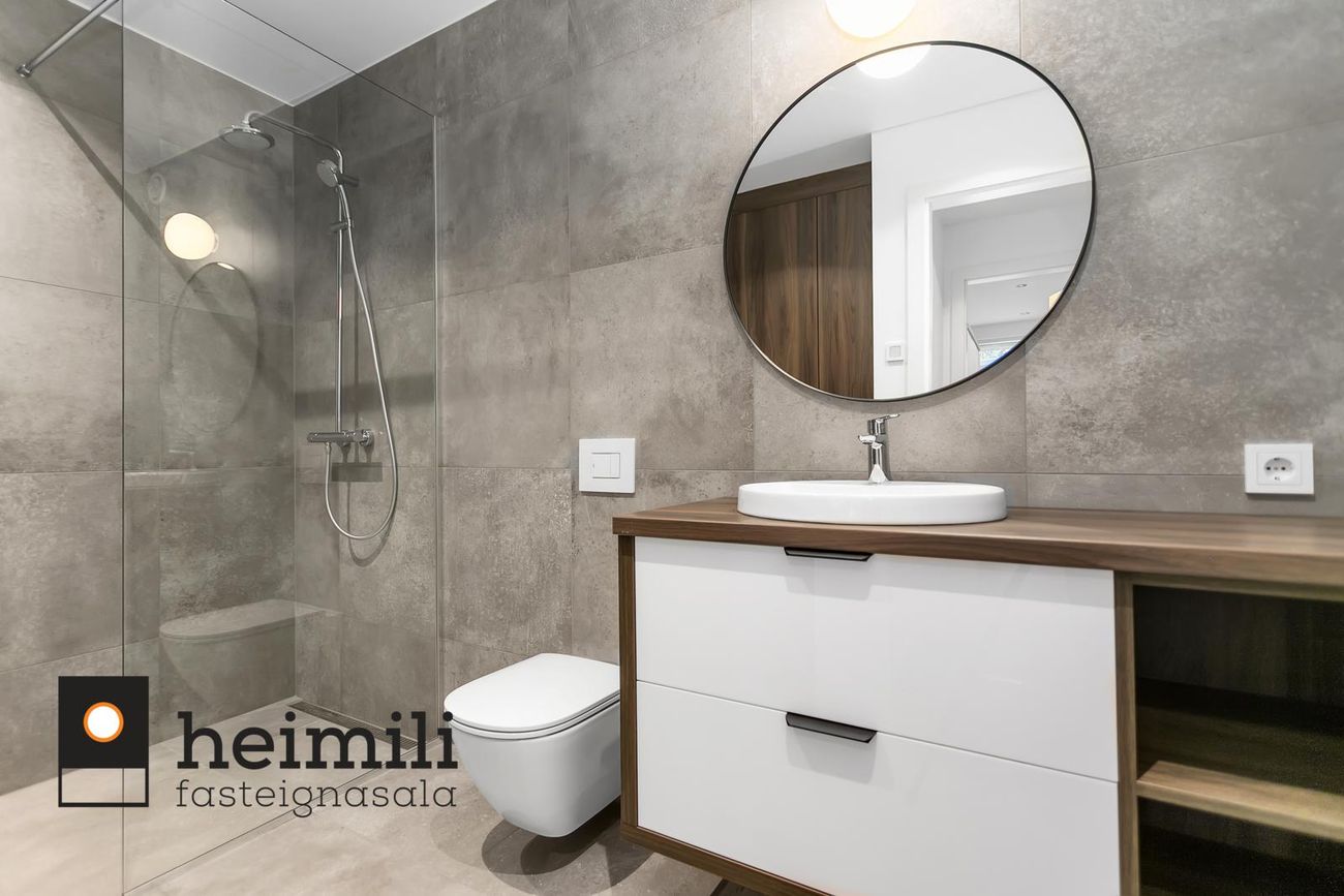 Grensásvegur 1B, 108 Reykjavík