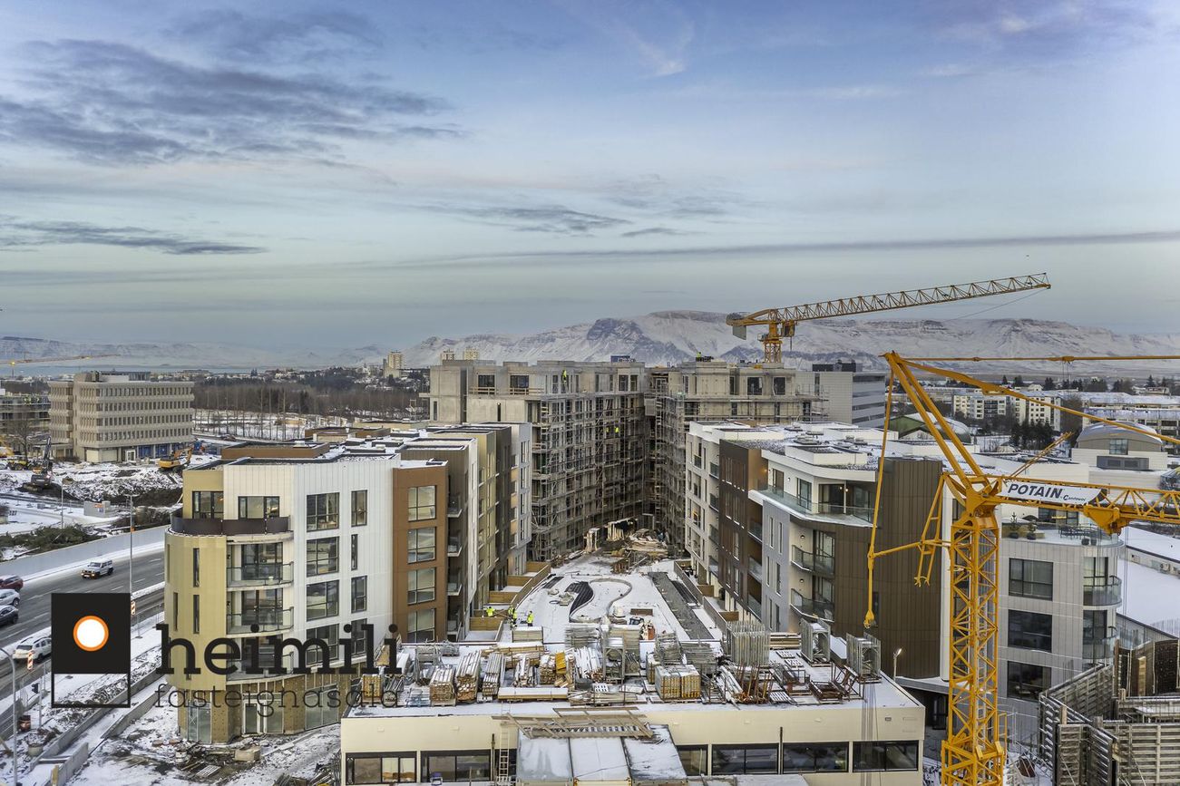 Grensásvegur 1B, 108 Reykjavík