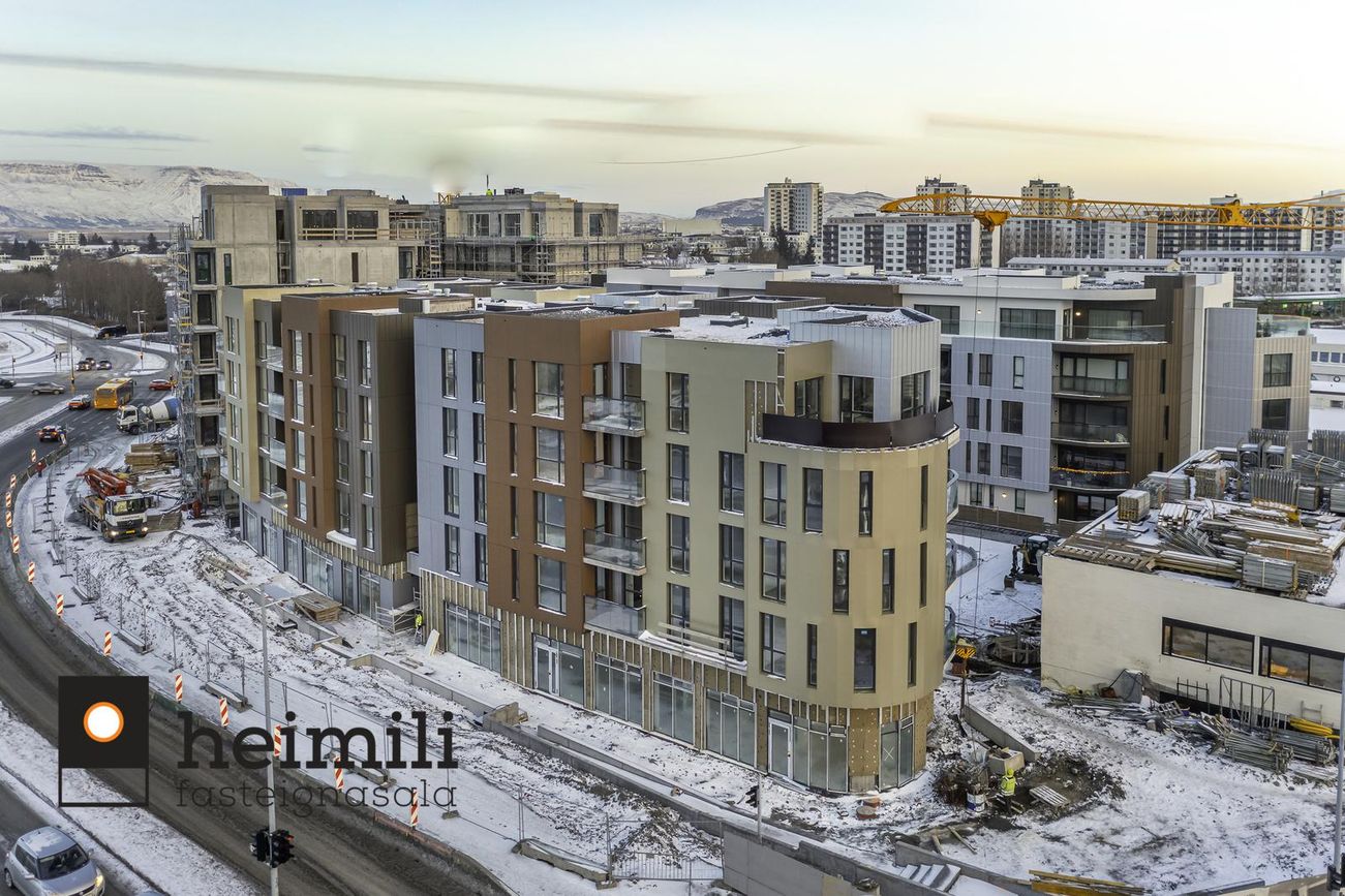 Grensásvegur 1B, 108 Reykjavík