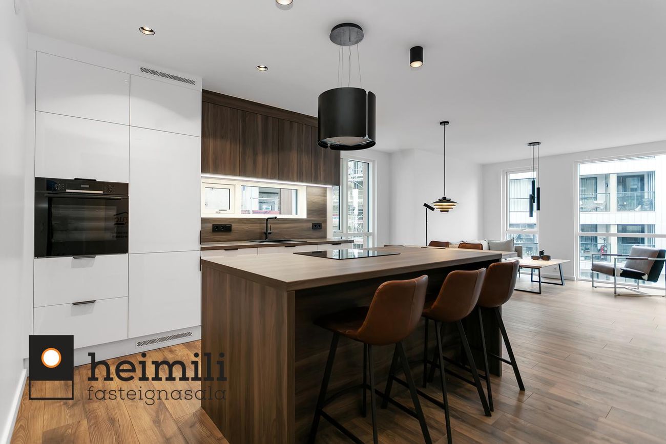 Grensásvegur 1B, 108 Reykjavík