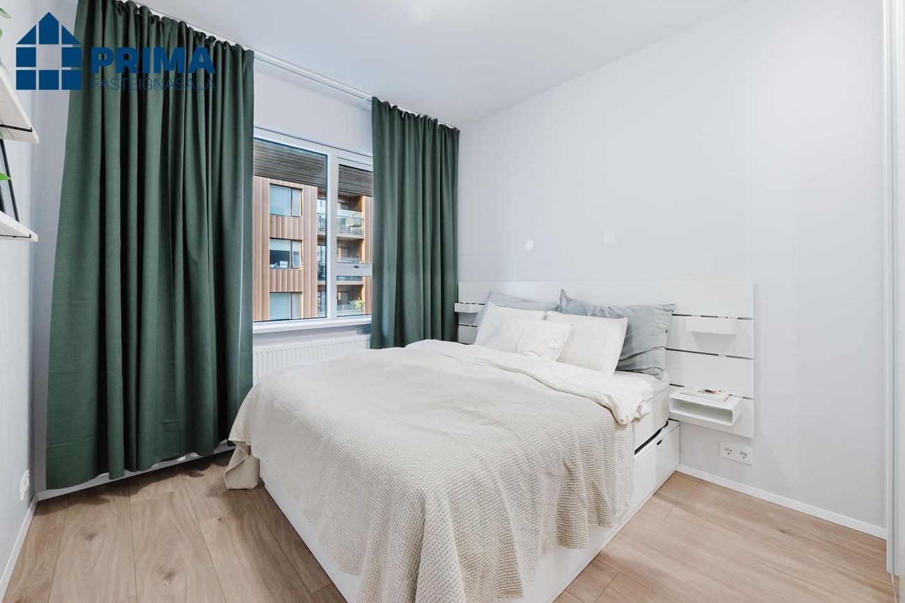 Smyrilshlíð 12, 102 Reykjavík