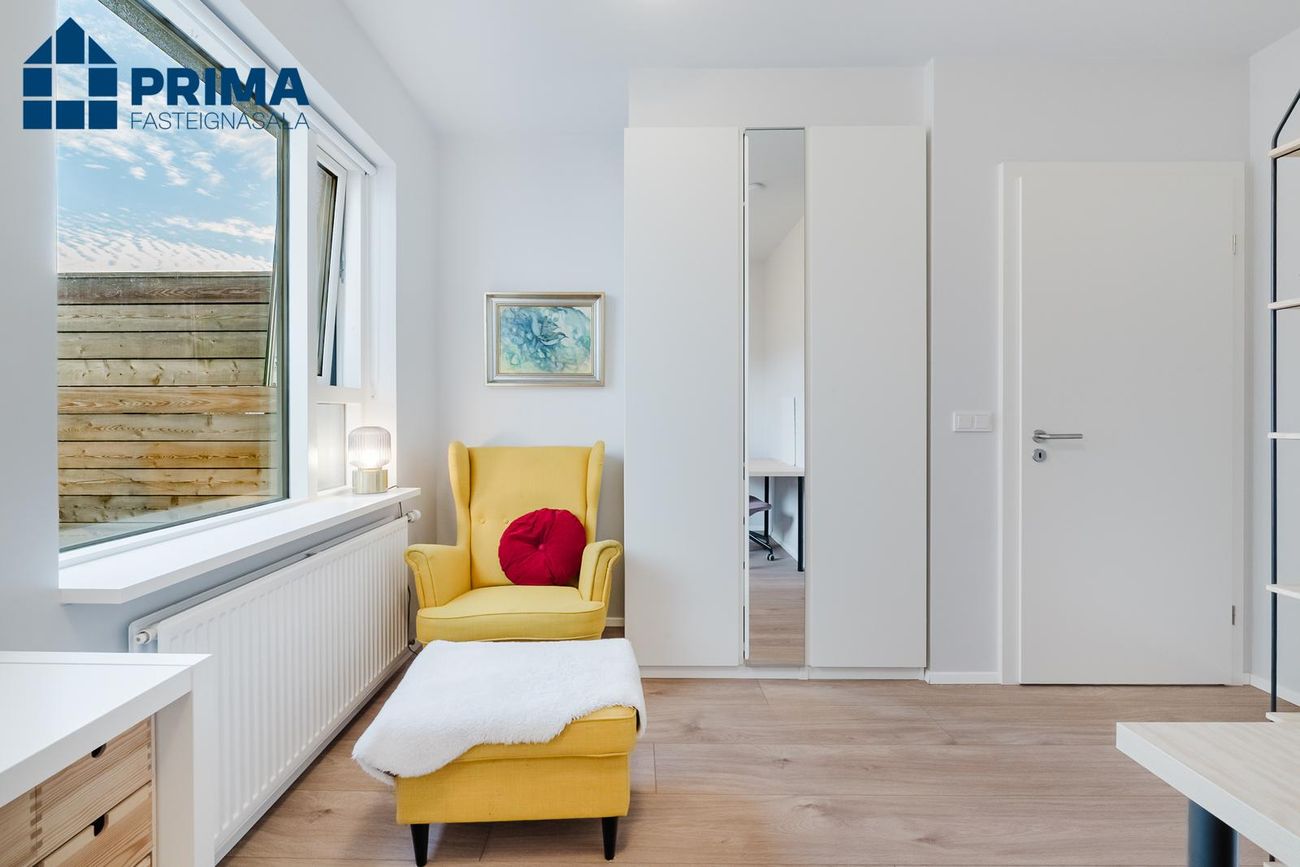 Smyrilshlíð 12, 102 Reykjavík