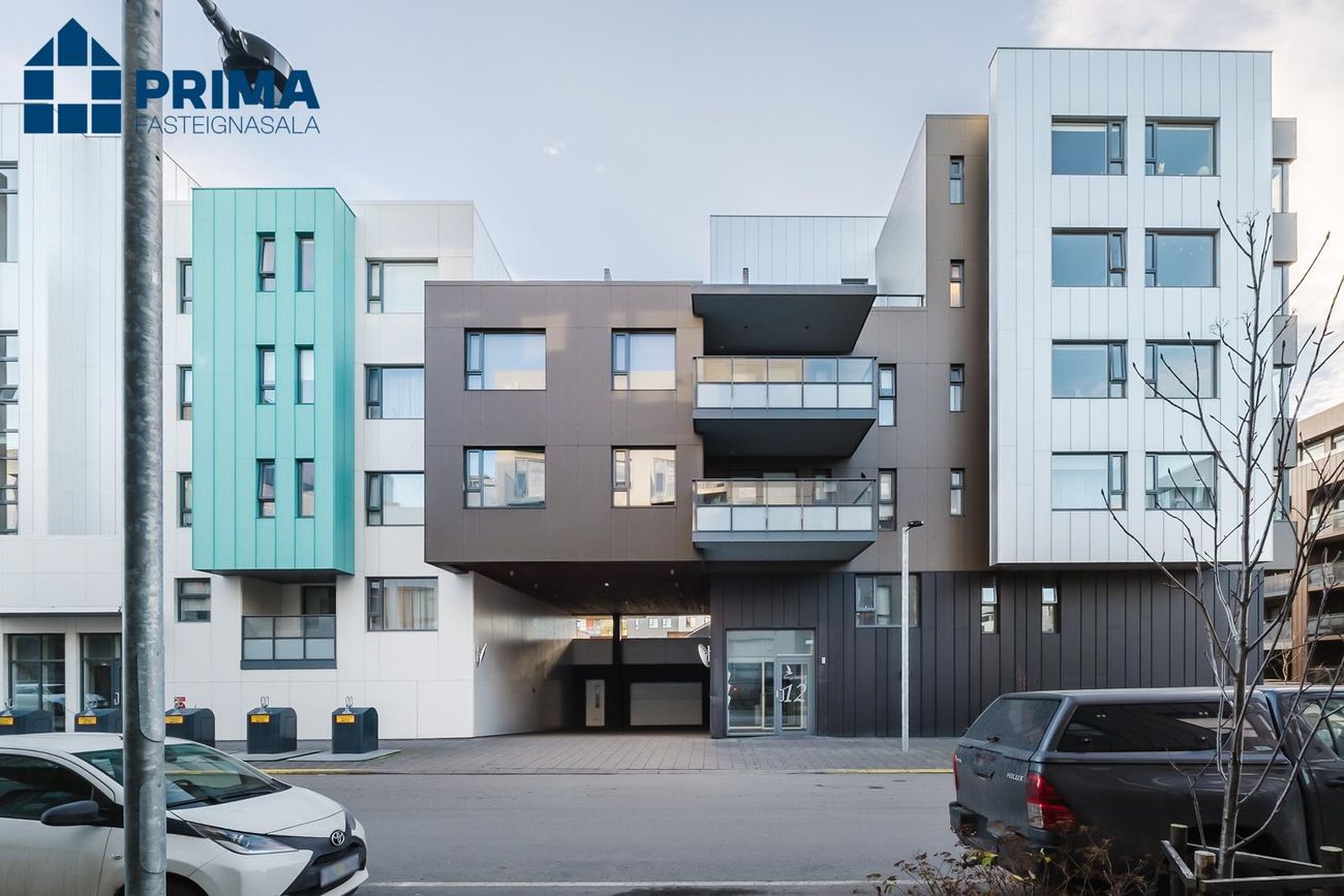 Smyrilshlíð 12, 102 Reykjavík