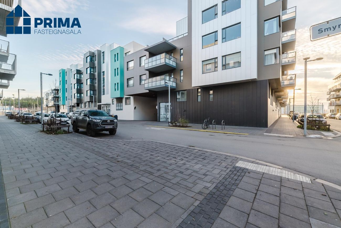 Smyrilshlíð 12, 102 Reykjavík