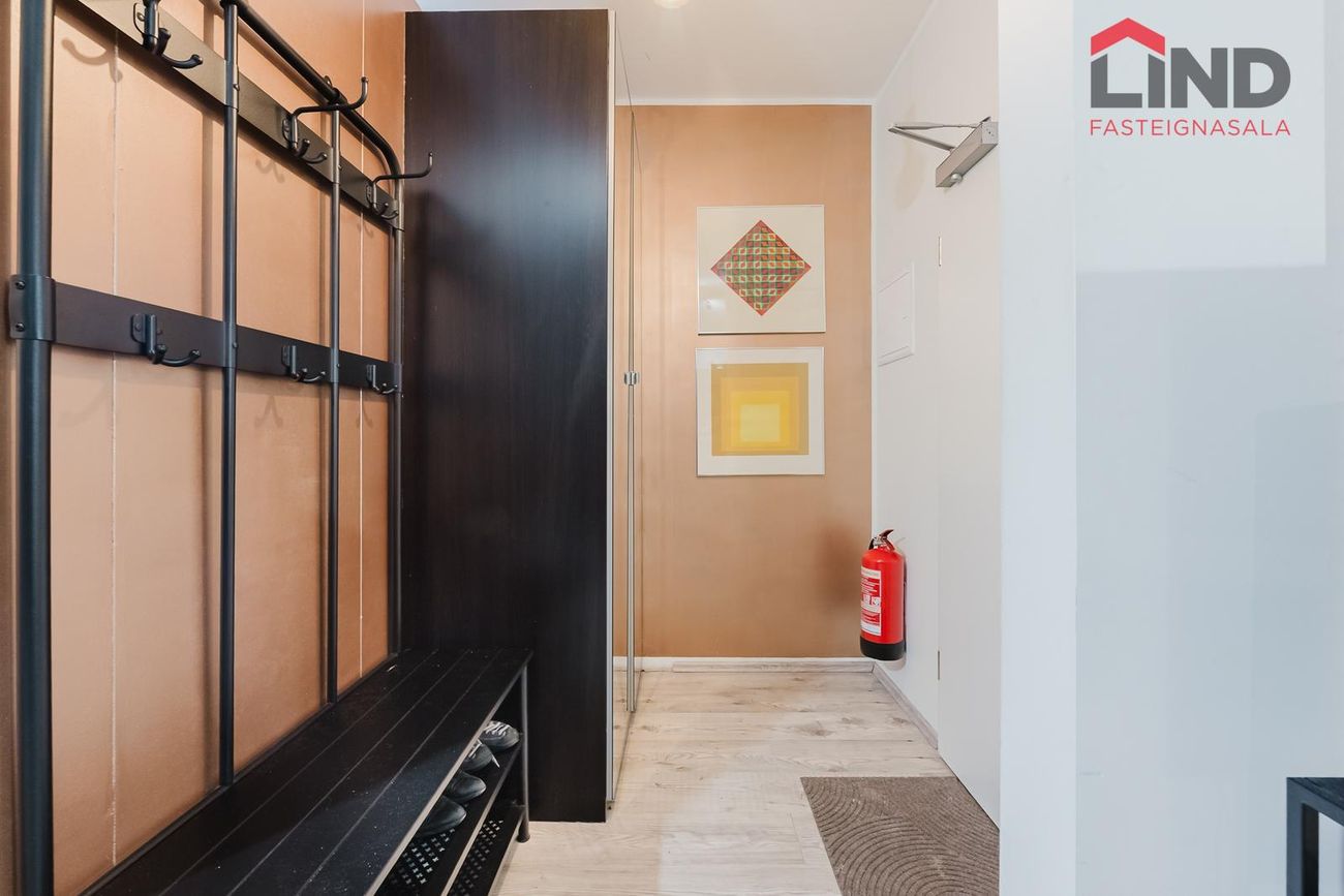 Grensásvegur 12 - 0204, 108 Reykjavík