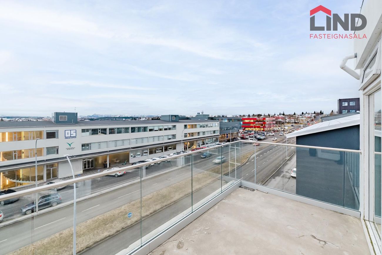 Grensásvegur 12 - 0204, 108 Reykjavík