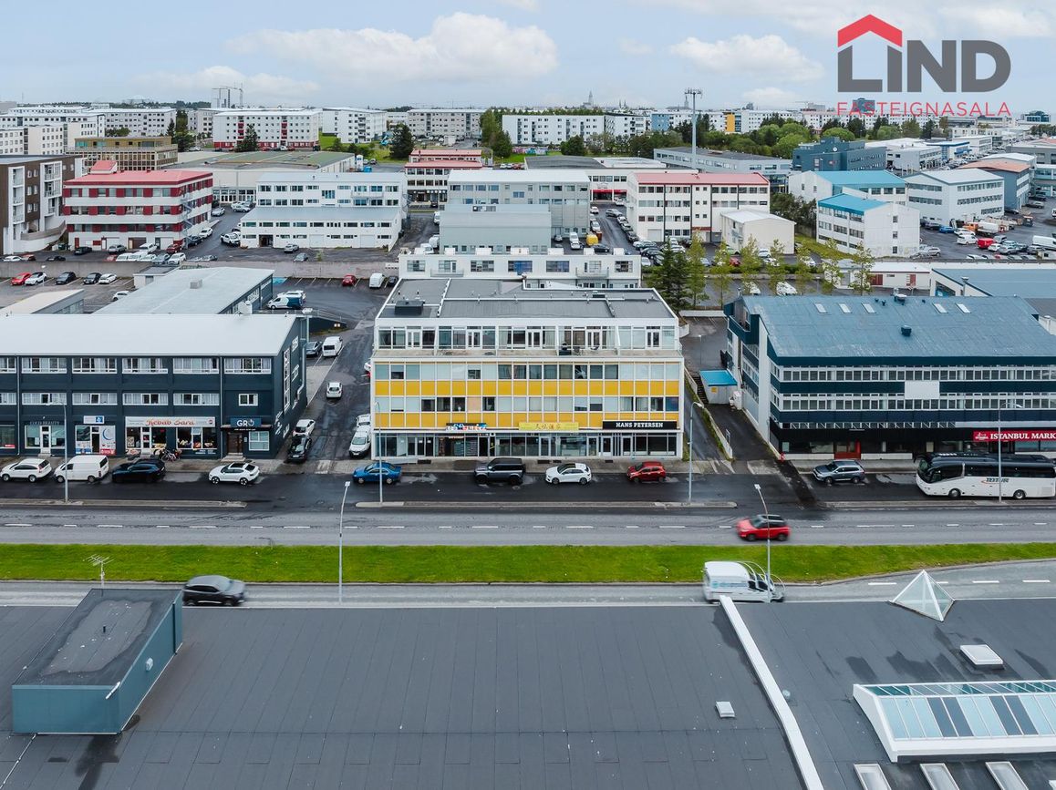 Grensásvegur 12 - 0204, 108 Reykjavík