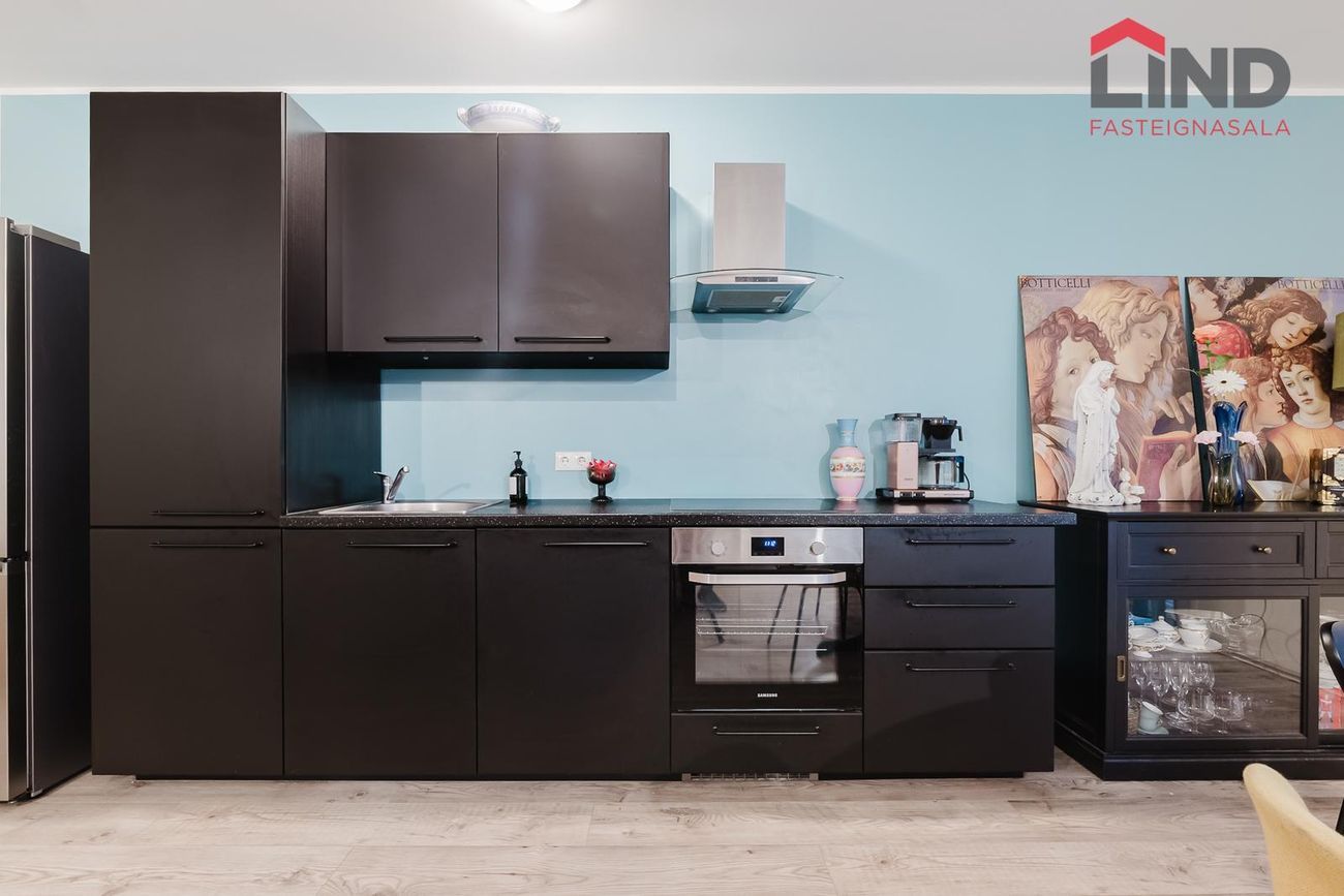 Grensásvegur 12 - 0204, 108 Reykjavík