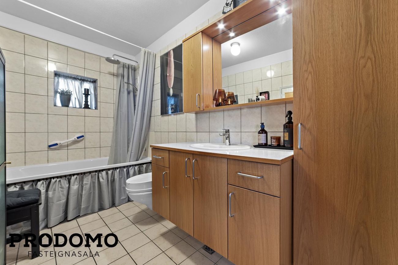 Silfurtún 8, 250 Sveitarfélagið Garður