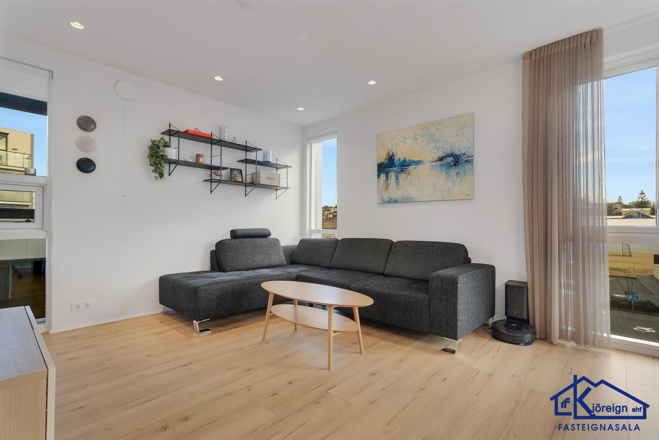 Naustavör 42, 200 Kópavogur
