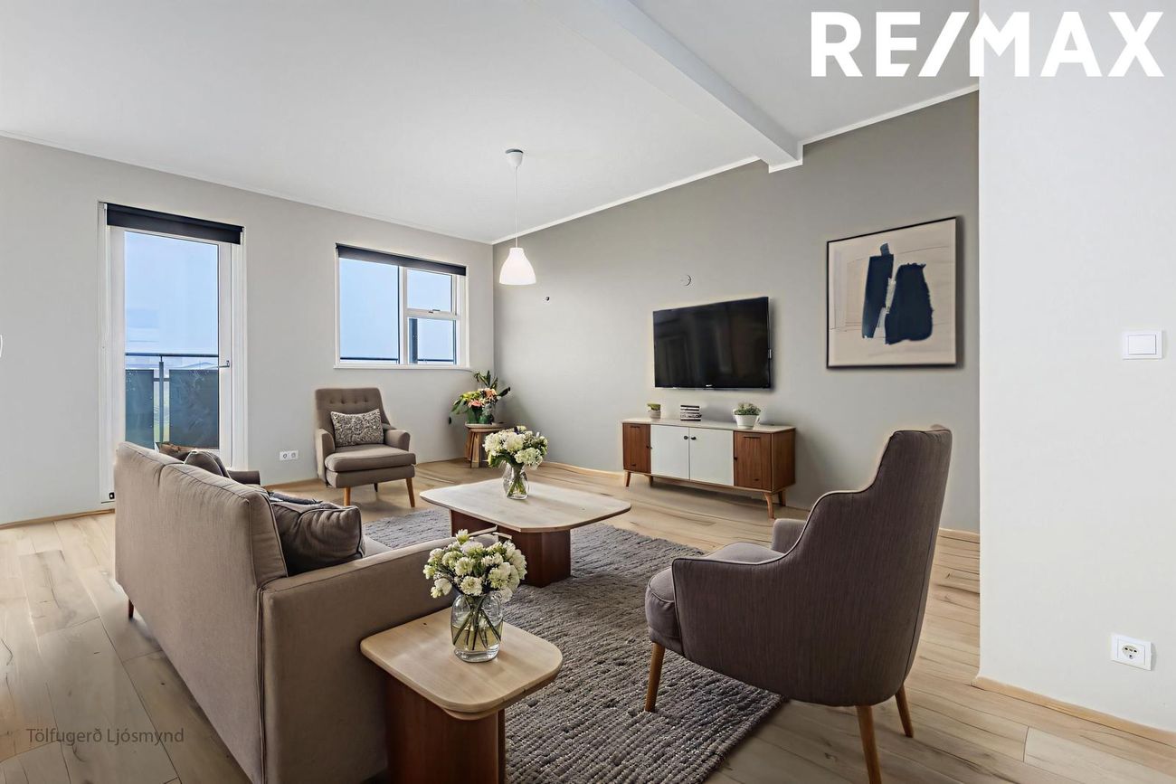 Tjarnabraut 14, 260 Reykjanesbær