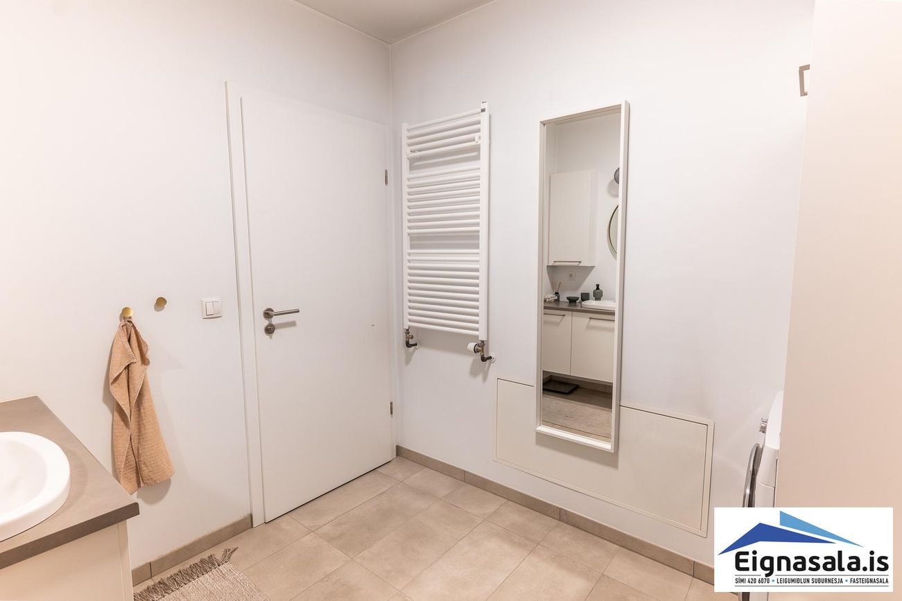 Dalsbraut 6, 260 Reykjanesbær