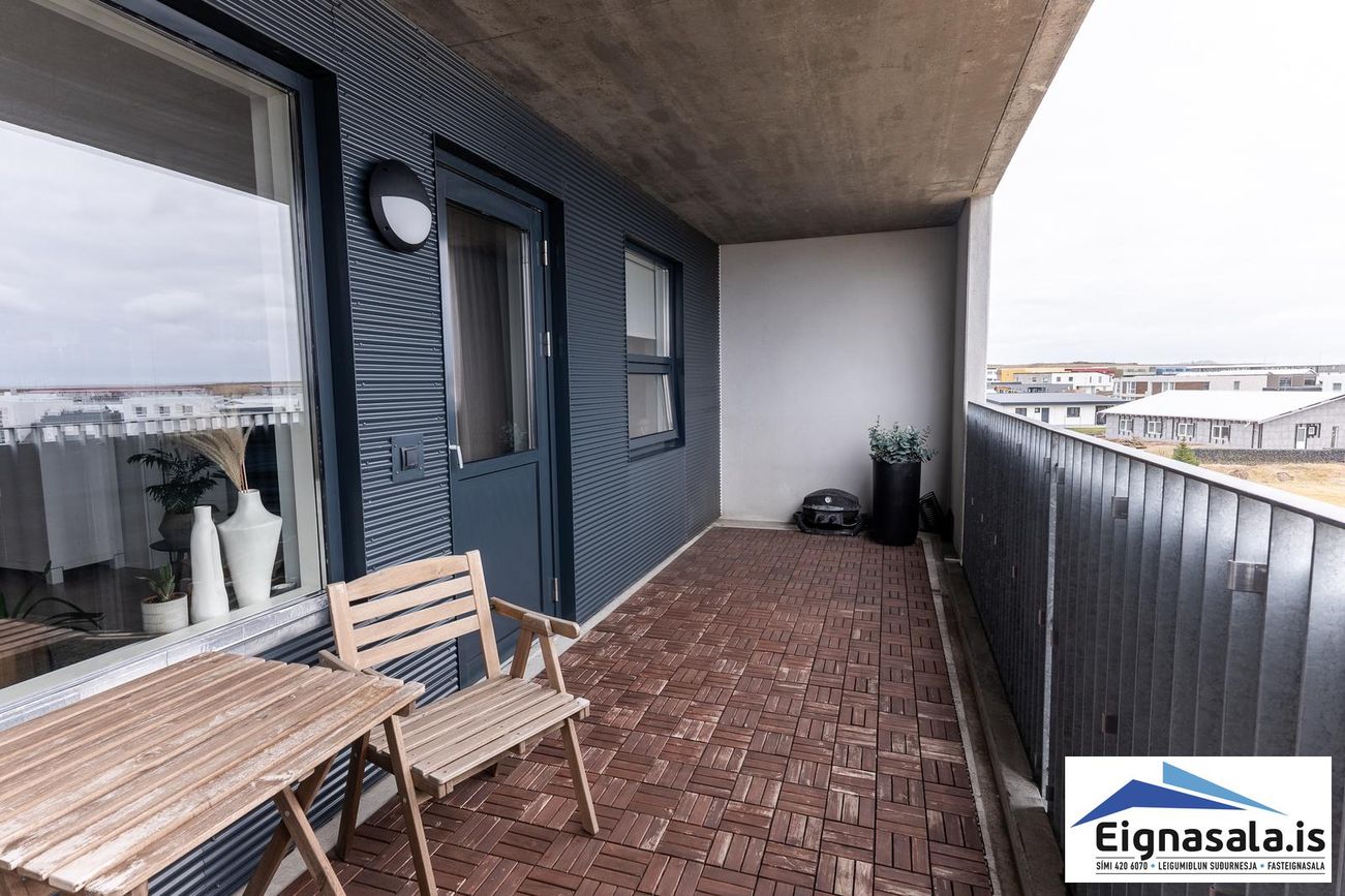 Dalsbraut 6, 260 Reykjanesbær