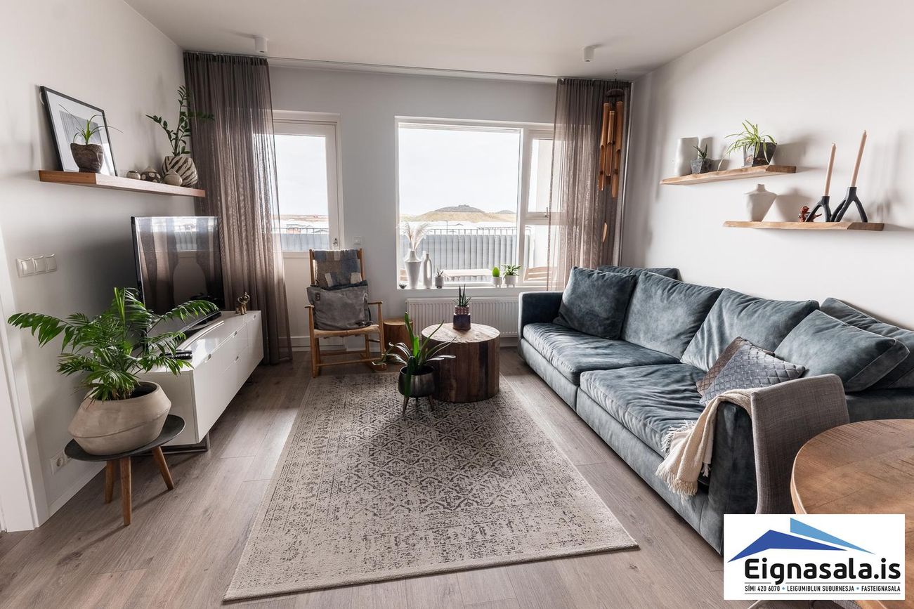 Dalsbraut 6, 260 Reykjanesbær