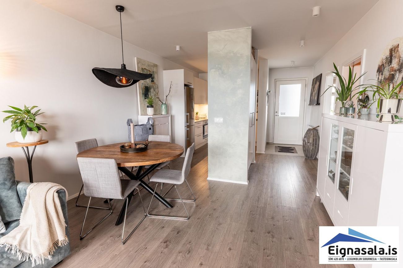 Dalsbraut 6, 260 Reykjanesbær