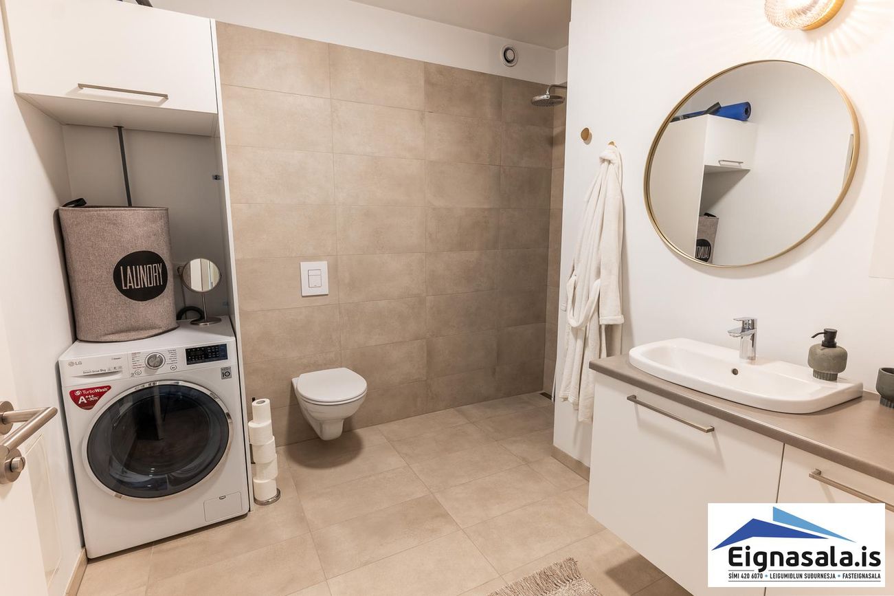 Dalsbraut 6, 260 Reykjanesbær