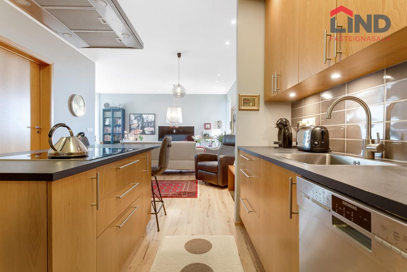 Pósthússtræti 3 - 0101, 230 Reykjanesbær