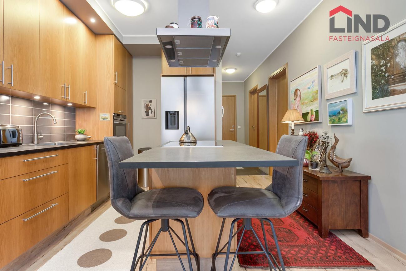 Pósthússtræti 3 - 0101, 230 Reykjanesbær