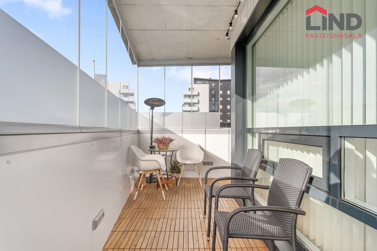 Pósthússtræti 3 - 0101, 230 Reykjanesbær