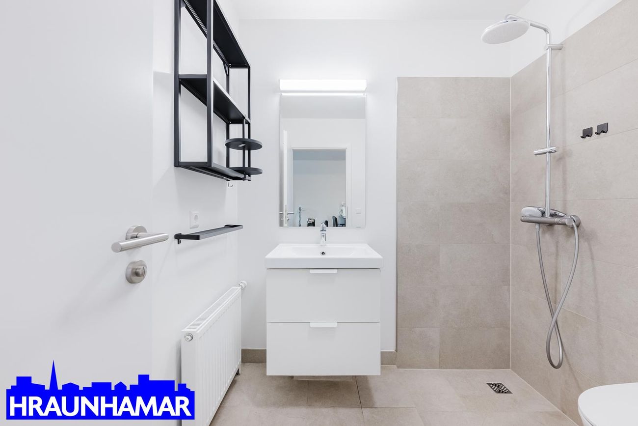 Jöfursbás 11B, 112 Reykjavík