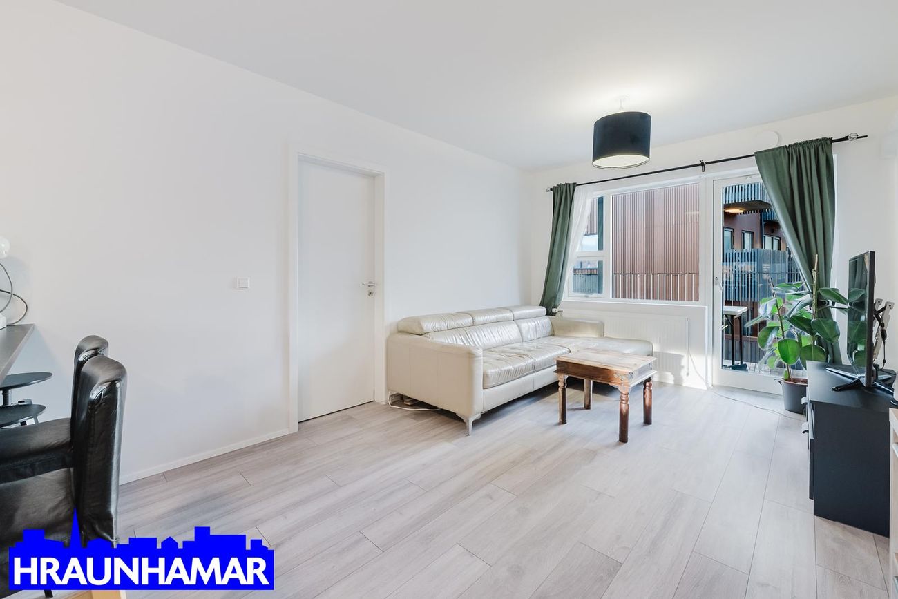 Jöfursbás 11B, 112 Reykjavík