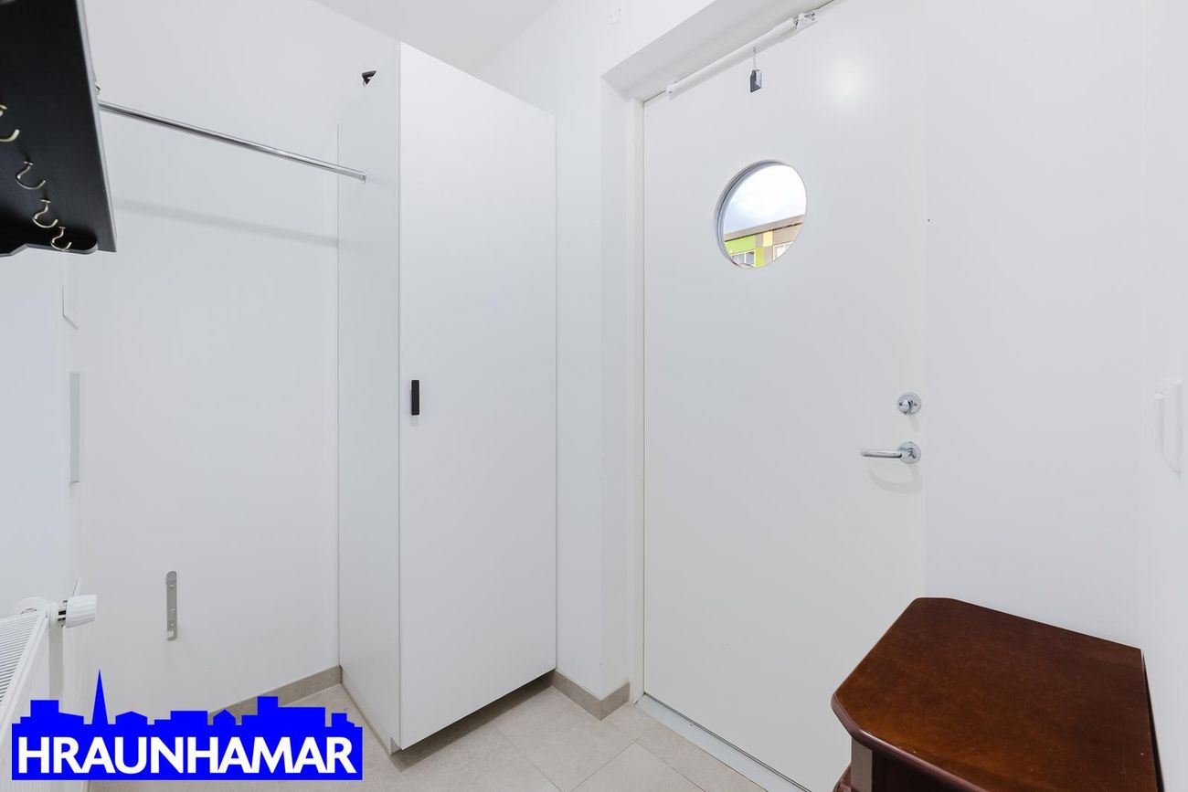 Jöfursbás 11B, 112 Reykjavík