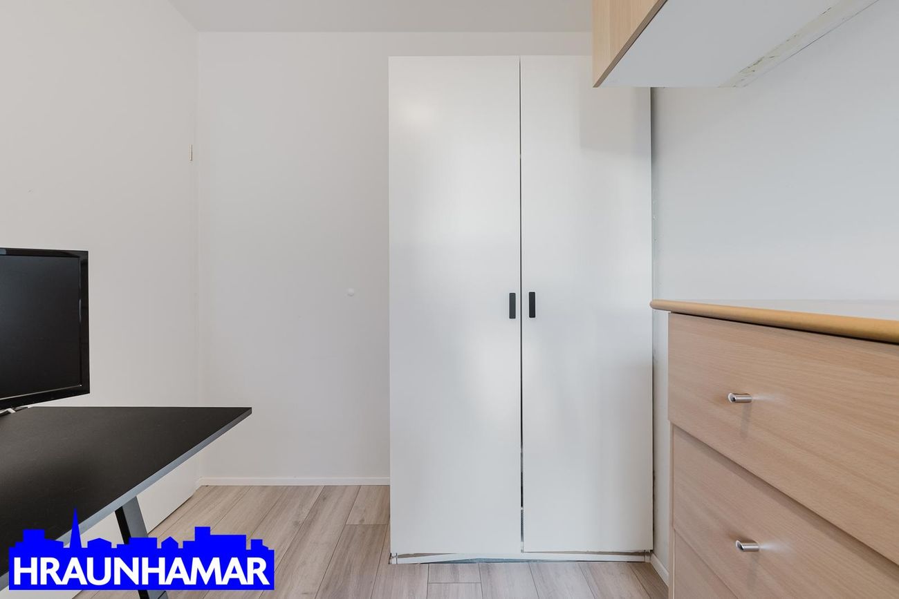 Jöfursbás 11B, 112 Reykjavík