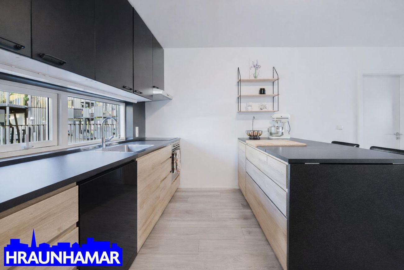 Jöfursbás 11B, 112 Reykjavík