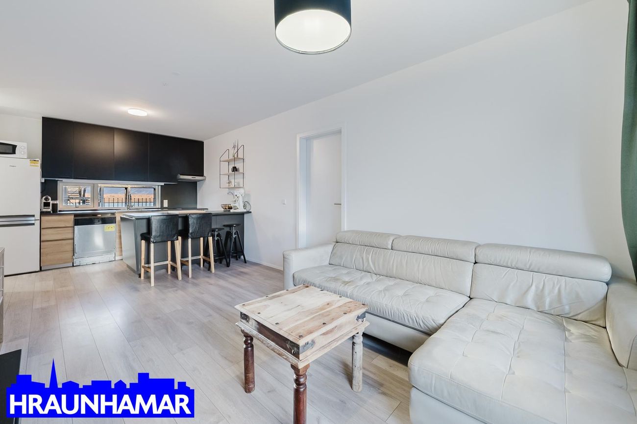 Jöfursbás 11B, 112 Reykjavík